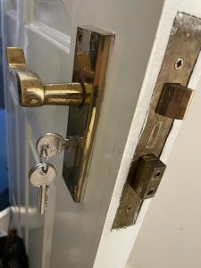 oval lock replacement